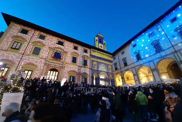 Big Lights Show ad Arezzo 2022 spettacolo di luci e colori in